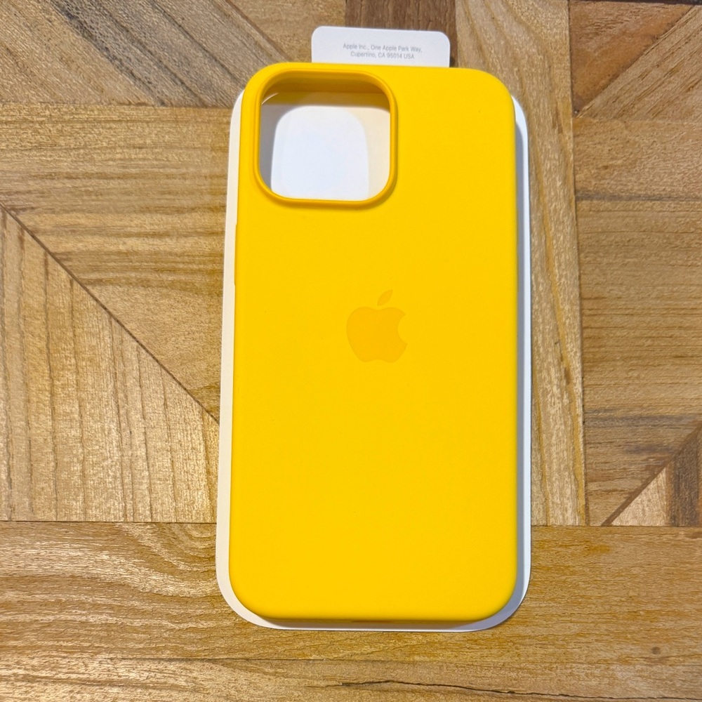 iPhone 15 ProMax Silicone Case - Sunshine